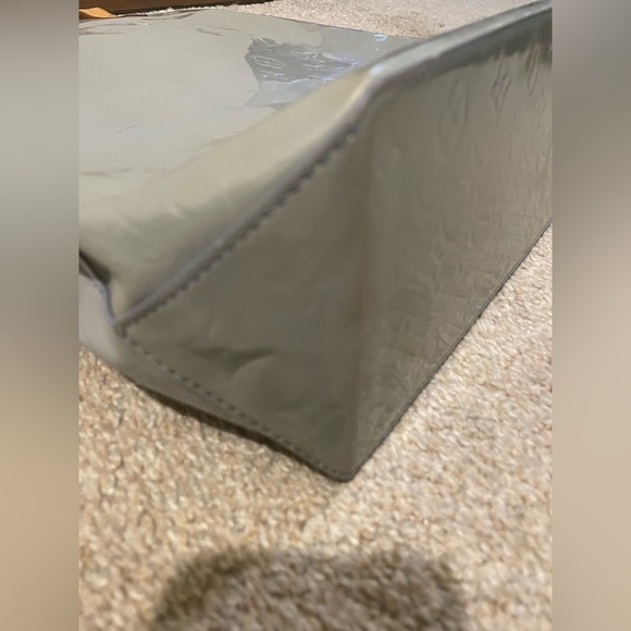 Louis Vuitton Monogram Vernis Reade MM Handbag - Picture 14 of 14